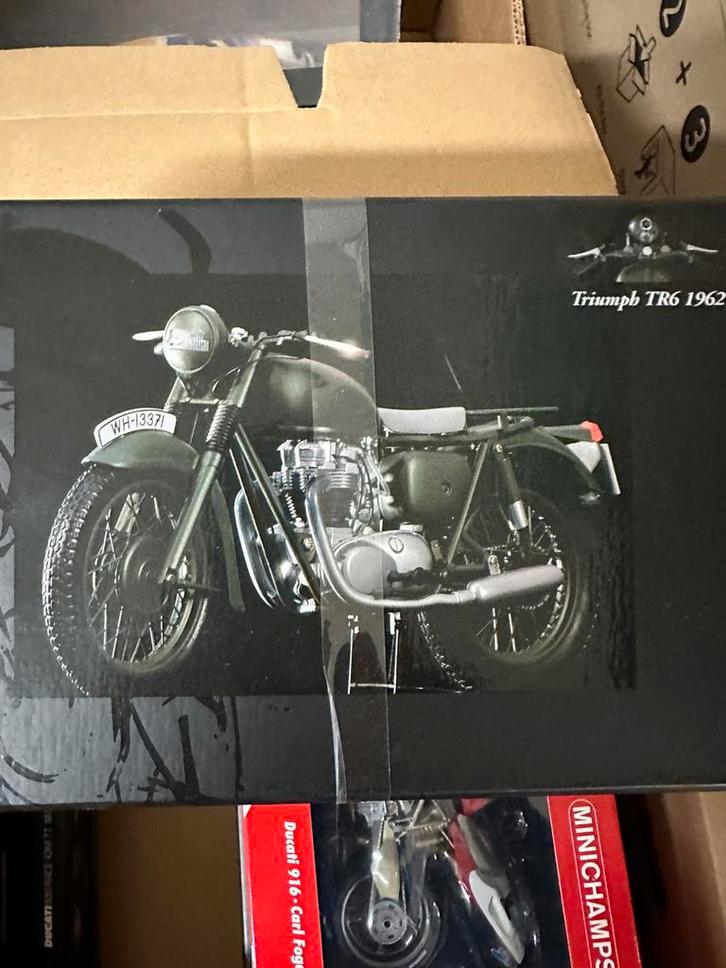 Triumph TR6 Great Escape McQueen 1/12 minichamps, Hobby en Vrije tijd, Modelauto's | 1:5 tot 1:12, Nieuw, Ophalen of Verzenden