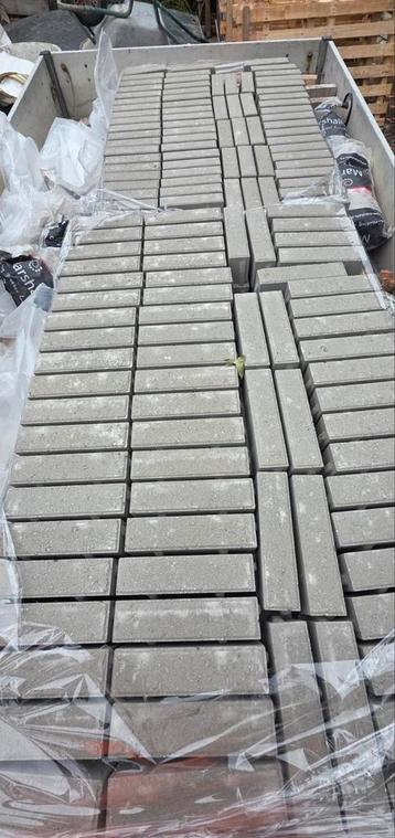 Klinkers  beschikbaar voor biedingen