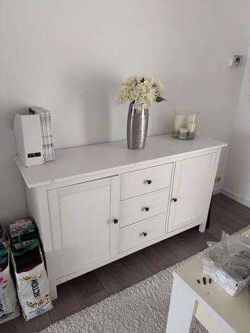 Ikea Helnes buffetkast beschikbaar voor biedingen