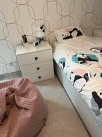 Kinderkamer: bed + nachttafel + kleerkast, Huis en Inrichting, Slaapkamer | Complete slaapkamers, Ophalen, Gebruikt
