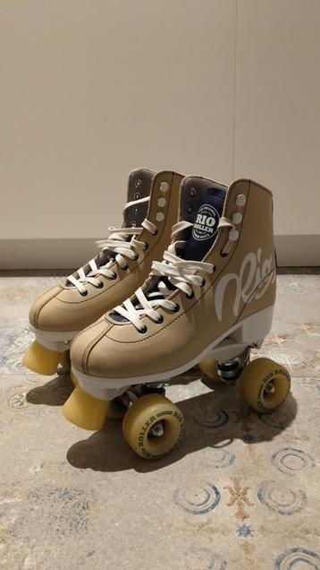Rollerskates rolschaatsen rollerderby beschikbaar voor biedingen