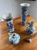 Vier stuks Delfst Blauw, 2 vazen en 2 schenkkannetjes, Antiek en Kunst, Antiek | Keramiek en Aardewerk, Ophalen of Verzenden