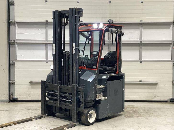 COMBILIFT CBE2500, Zakelijke goederen, Machines en Bouw | Heftrucks en Intern transport, Zijlader, Elektrisch, 2000 tot 3000 kg