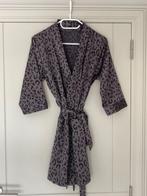 Heel mooie badjas, kort model. Glanzend. Perfecte staat, Vêtements | Femmes, Sous-vêtements & Lingerie, Enlèvement ou Envoi, Peignoir