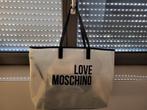 Love moschino tas, Ophalen