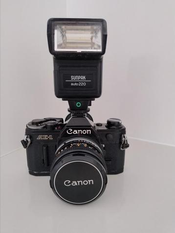 Zwarte Canon AE1 Camera met Canon FD 50mm 1.1.8 S.C. lens  beschikbaar voor biedingen