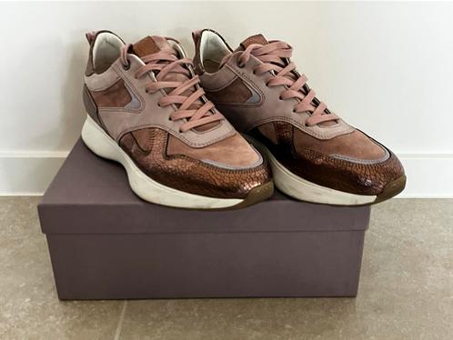 Sportieve sneaker Floris van Bommel, Kleding | Dames, Schoenen, Zo goed als nieuw, Sneakers, Roze, Ophalen of Verzenden