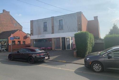 Commercieel huis, appartement, parkeergarages en 4 garages, Immo, Huizen en Appartementen te koop, Provincie Henegouwen, 200 tot 500 m²
