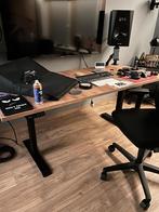 Elektrische zit/sta bureau in absolute nieuwstaat, Huis en Inrichting, Ophalen, Elektrisch, Zo goed als nieuw, Bureau