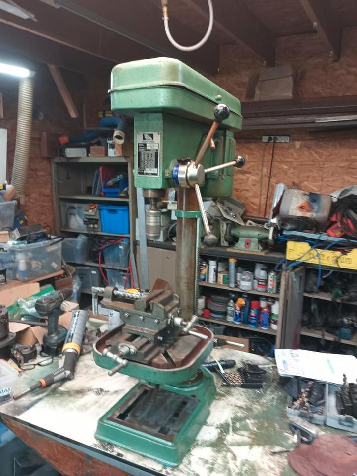 Industriële kolomboormachine met kruistafel 220v, Doe-het-zelf en Bouw, Gereedschap | Boormachines, Boormachine, Ophalen