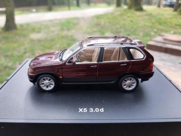 1/43 Minichamps BMW X5 3.0d (E53)    Burgundy Red