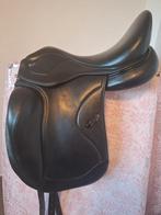 Ikonic Light monoblad dressuurzadel 17.5", Dieren en Toebehoren, Paarden en Pony's | Zadels, Rue du Manypré, Corroy 2, 1325 Chaumont-Gistoux