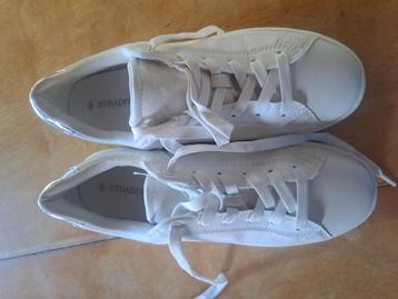 Damesschoenen maat 40 sneaker beschikbaar voor biedingen