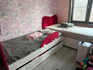 2 x Meisjeskamer - bed beschikbaar voor biedingen
