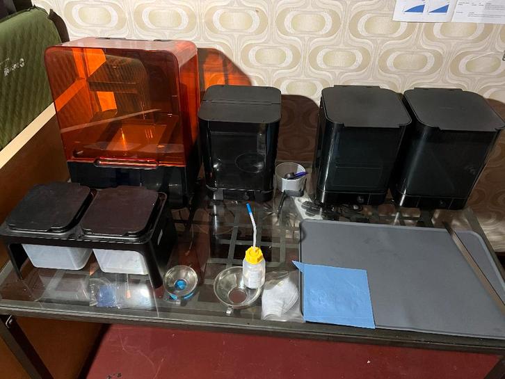 Formlabs Form 3 + Wash + Cure + Tanks, Informatique & Logiciels, 3D Imprimantes, Utilisé, Wi-Fi intégré, Enlèvement