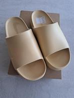 Nieuwe NIKE Calm Slide slippers maat 36.5, Slippers, Geel, Nike, Nieuw