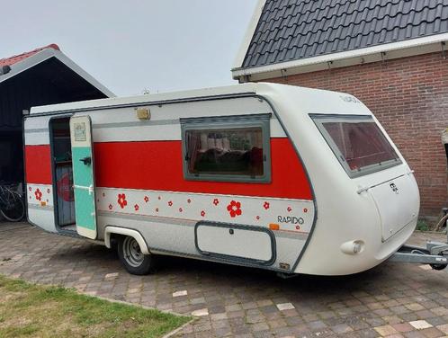 retro RAPIDO caravan met hef dak, Caravans en Kamperen, Caravans, Particulier, tot en met 3, 750 - 1000 kg, Rapido, Dwarsbed, Lengtebed