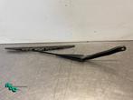 Bras essuie-glace arrière d'un Nissan Terrano (Terrano II 9, -, 3 mois de garantie, Utilisé, -