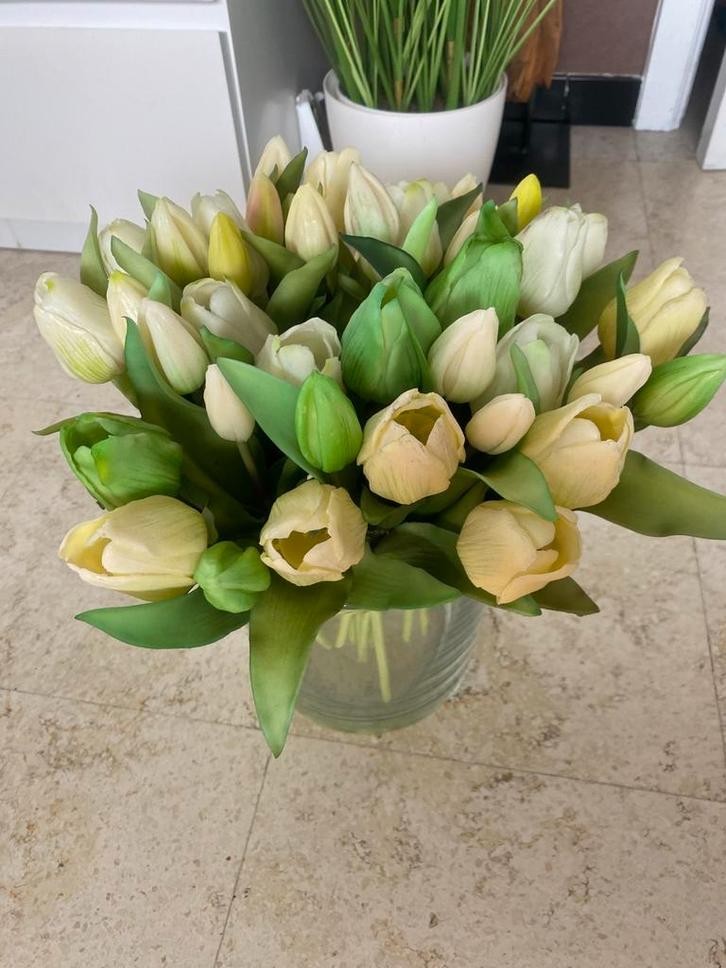Tulpen kunstplanten, Huis en Inrichting, Woonaccessoires | Kunstplanten en Kunstbloemen, Zo goed als nieuw, Verzenden