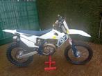 Husqvarna FC 450 2022 met complete akrapovic in nieuwst., Motoren, 450 cc, Particulier, Crossmotor, Meer dan 35 kW