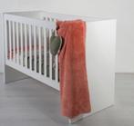 Baby bedje met matras in hoogte verstelbaar 60 cm /120cm, Jongetje of Meisje, Wit, Zo goed als nieuw, Ophalen
