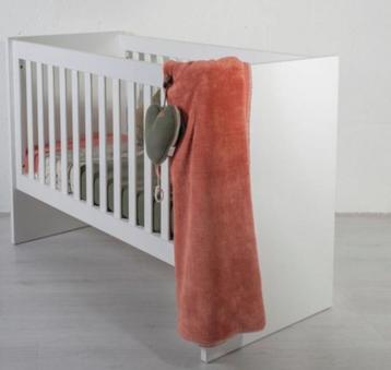Baby bedje met matras in hoogte verstelbaar 60 cm /120cm