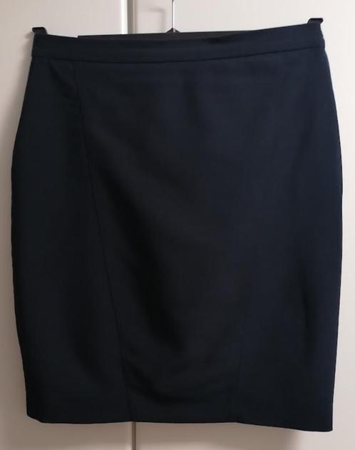 Donkerblauwe gevoerde smalle rok met split, 40, Kleding | Dames, Rokken, Zo goed als nieuw, Ophalen of Verzenden