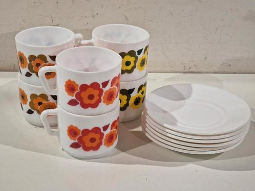 Set van 6 grote arcopal lotus koffie tassen en onderbordje, Huis en Inrichting, Keuken | Servies, Zo goed als nieuw, Kop(pen) en/of Schotel(s)