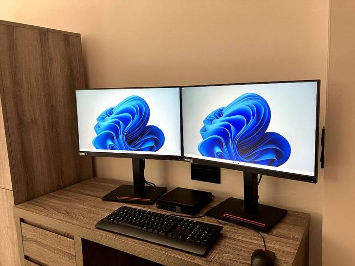 Lenovo P24q-20 PC Scherm, Computers en Software, Monitoren, Zo goed als nieuw, 61 t/m 100 Hz, DisplayPort, HDMI, USB-C, In hoogte verstelbaar