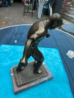 Brons beeldje voetballer hoogte 20cm, Antiek en Kunst, Ophalen of Verzenden, Brons