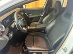 Mercedes-Benz A-Klasse 180 Hatchback AMG Line | Nightpack |, Auto's, Stof, Gebruikt, Euro 6, 4 cilinders