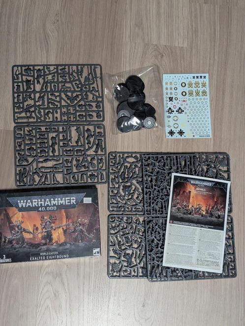 Warhammer World EATERS - Exalted Eightbound + Jakhals, Hobby en Vrije tijd, Wargaming, Zo goed als nieuw, Warhammer, Figuurtje(s)