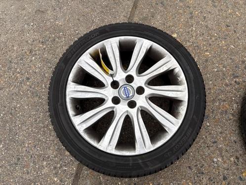 Velg + Band van een Volvo V40, Auto-onderdelen, Banden en Velgen, Personenwagen, Gebruikt, 3 maanden garantie