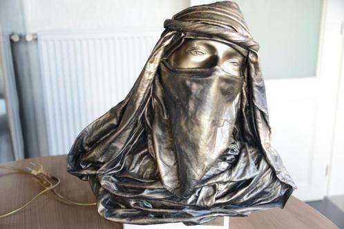 Authentiek gesigneerd beeld van gesluierde vrouw (Touareg)., Antiek en Kunst, Kunst | Beelden en Houtsnijwerken, Ophalen of Verzenden
