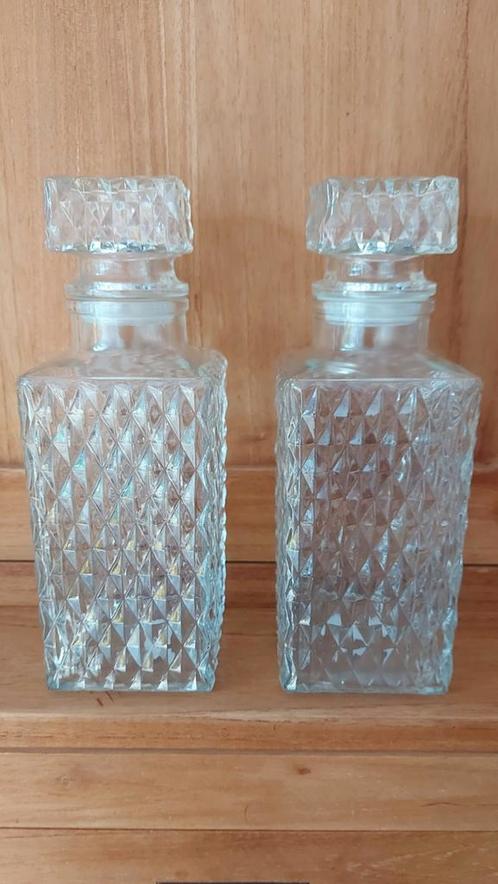 2 vierkante glazen karaffen in perfecte staat, Antiek en Kunst, Antiek | Glaswerk en Kristal, Ophalen