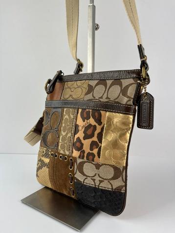Coach Patchwork Signature Crossbody Bag beschikbaar voor biedingen