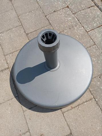 Nieuwe Parasolvoet  beschikbaar voor biedingen