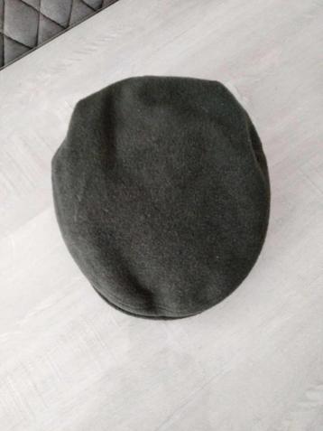 baret béret pet / donkergroen beschikbaar voor biedingen