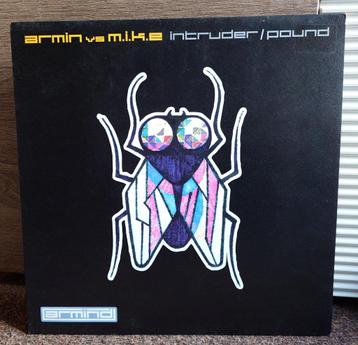 Armin vs M.I.K.E – Intruder / Pound (12'' Vinyl) beschikbaar voor biedingen