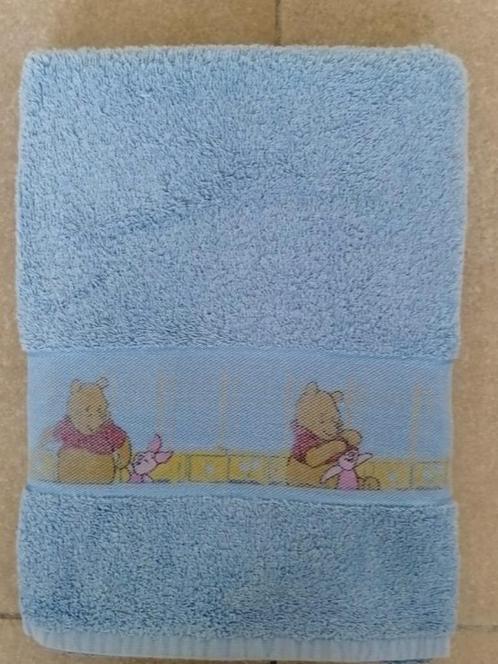 Vintage Blauwe Badhanddoek van Winnie The Pooh, Maison & Meubles, Salle de bain | Linge de bain & Accessoires, Utilisé, Serviette