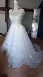 Robe de mariée + traine, Kleding | Dames, Trouwkleding en Trouwaccessoires, Ophalen, Zo goed als nieuw, Trouwjurk