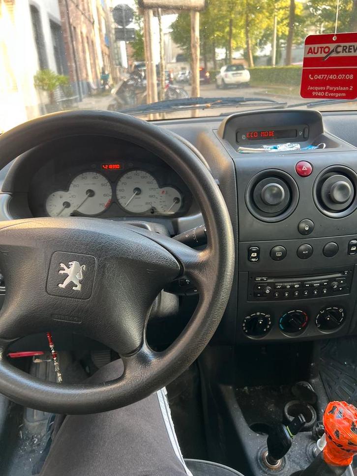 Te koop peugeot partner benzine 800 euro, Auto's, Peugeot, Particulier, Partner, ABS, Airbags, Airconditioning, Centrale vergrendeling