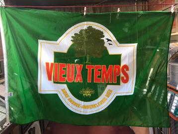 6 vlaggen bierreclame beschikbaar voor biedingen