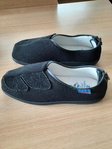 Pantoffels Pulman Maat 42 Nieuw, Enlèvement, Neuf