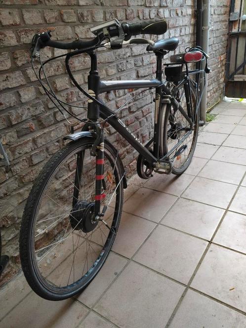 Elektrische Fiets met beetje werk aan, Fietsen en Brommers, Elektrische fietsen, Gebruikt, Ophalen