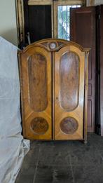 Antieke kledingkast, Ophalen