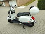 Vespa 300cc kleur wit en zwart, Fietsen en Brommers, Ophalen