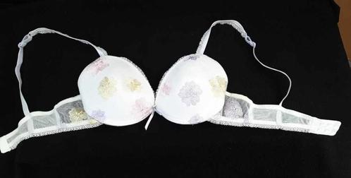 comme neuf soutien push-up blanc broderie fleur 75B Papillon, Vêtements | Femmes, Sous-vêtements & Lingerie, Soutien-gorge, Blanc