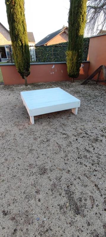 Terrastafel/lounge/ salontafel vierkant. beschikbaar voor biedingen