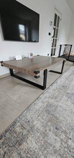 Salon tafel, Enlèvement